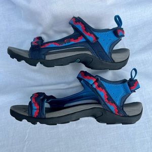 Teva boys size 5 sandals